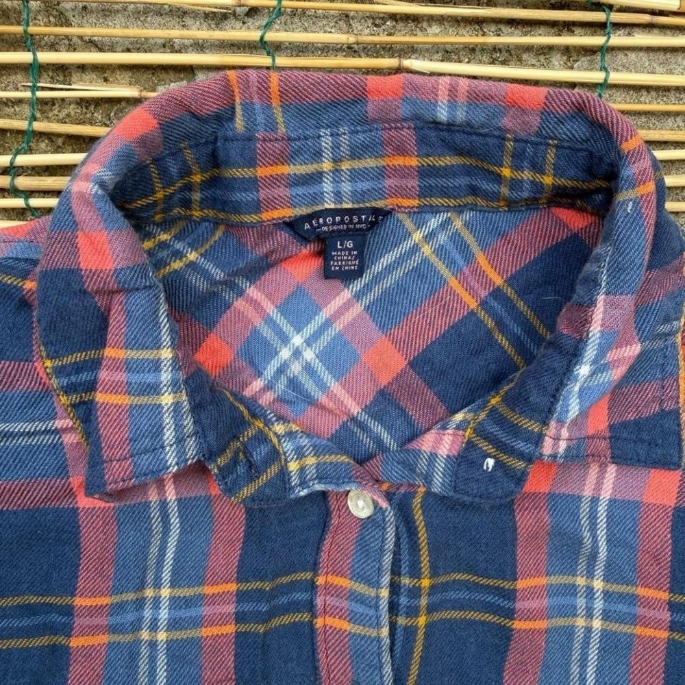 Aeropostale Plaid Flannel Womens Size LargeLong Sleeve Button Up Shirt Red Blue